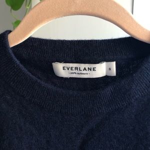 Everlane cashmere crew neck sweater S navy